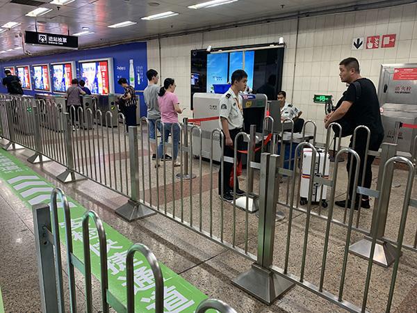 上海地鐵站開通安檢快捷通道：掃碼申請(qǐng),獲邀后無需安檢